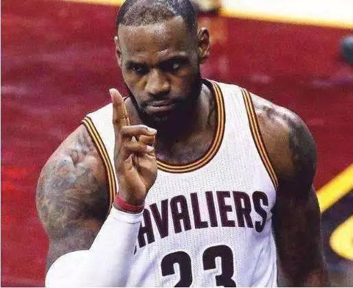 詹姆斯21大爆料视频,揭秘NBA幕后真相与个人心路历程 第3张 詹姆斯21大爆料视频,揭秘NBA幕后真相与个人心路历程 第3张